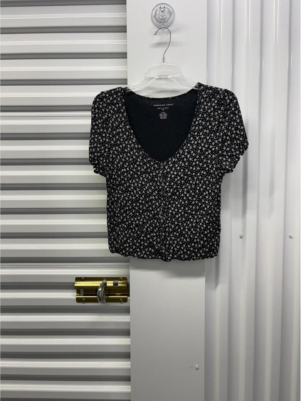 American Eagle Outfitters Women’s Large Floral Cropped Blouse Black White